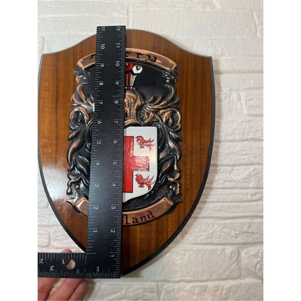 Hand-Painted Copper Shield on American Walnut. - Picture 10 of 10
